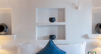 Madri Retreat - Heritage Boutique Hotel with Pool Room Type - Junior Suite:Complimentary pick-up from Chandpole Parking,prior intimation required. Madri Retreat - Heritage Boutique Hotel with Pool Room Type - Junior Suite:Complimentary pick-up from Chandpole Parking,prior intimation required.