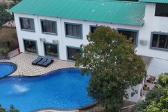 Wonderwood Corbett Resort (1min walk to River with Deep Jungle Trail)
