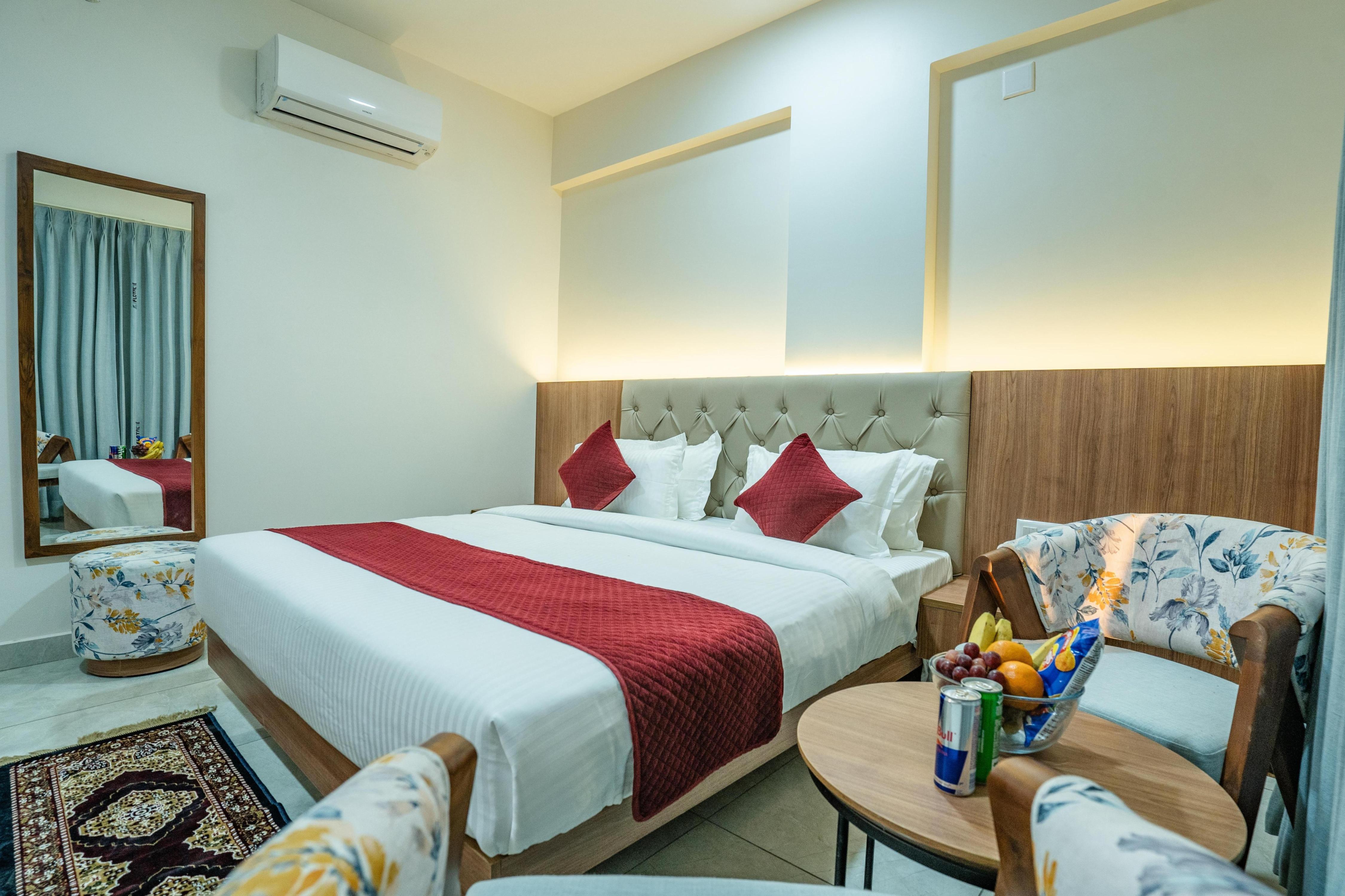 Hotel Patwar Inn With Rooftop Swimming Pool and Mountain Views - Tap to explore photos