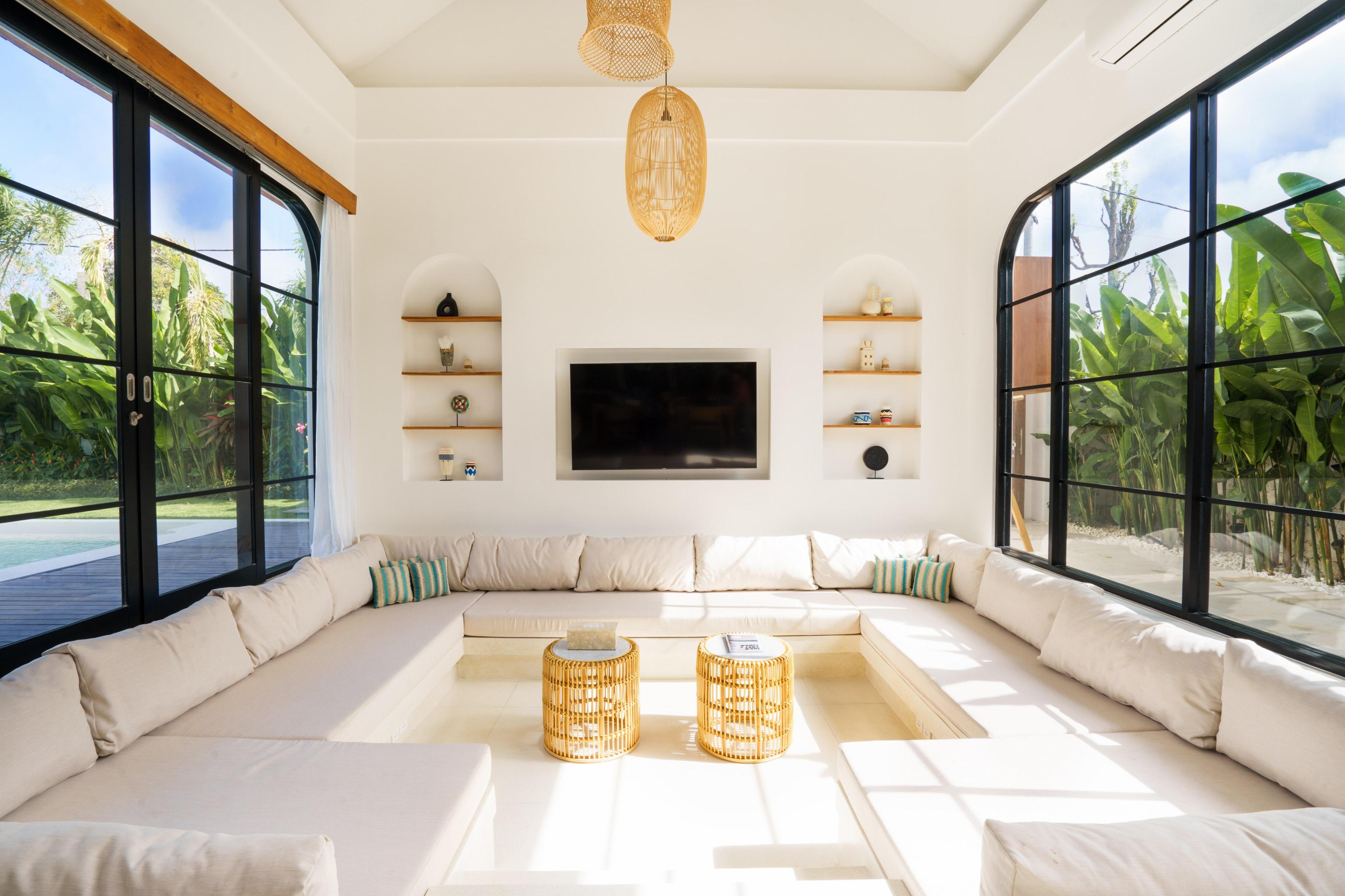 Uluwatu Villa: New, Large Private Pool & Fast Wifi - Tap to explore photos