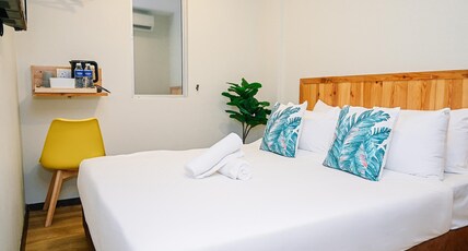 Swing & Pillows - Apple Hotel Shah Alam Room Type - Standard Queen Room
