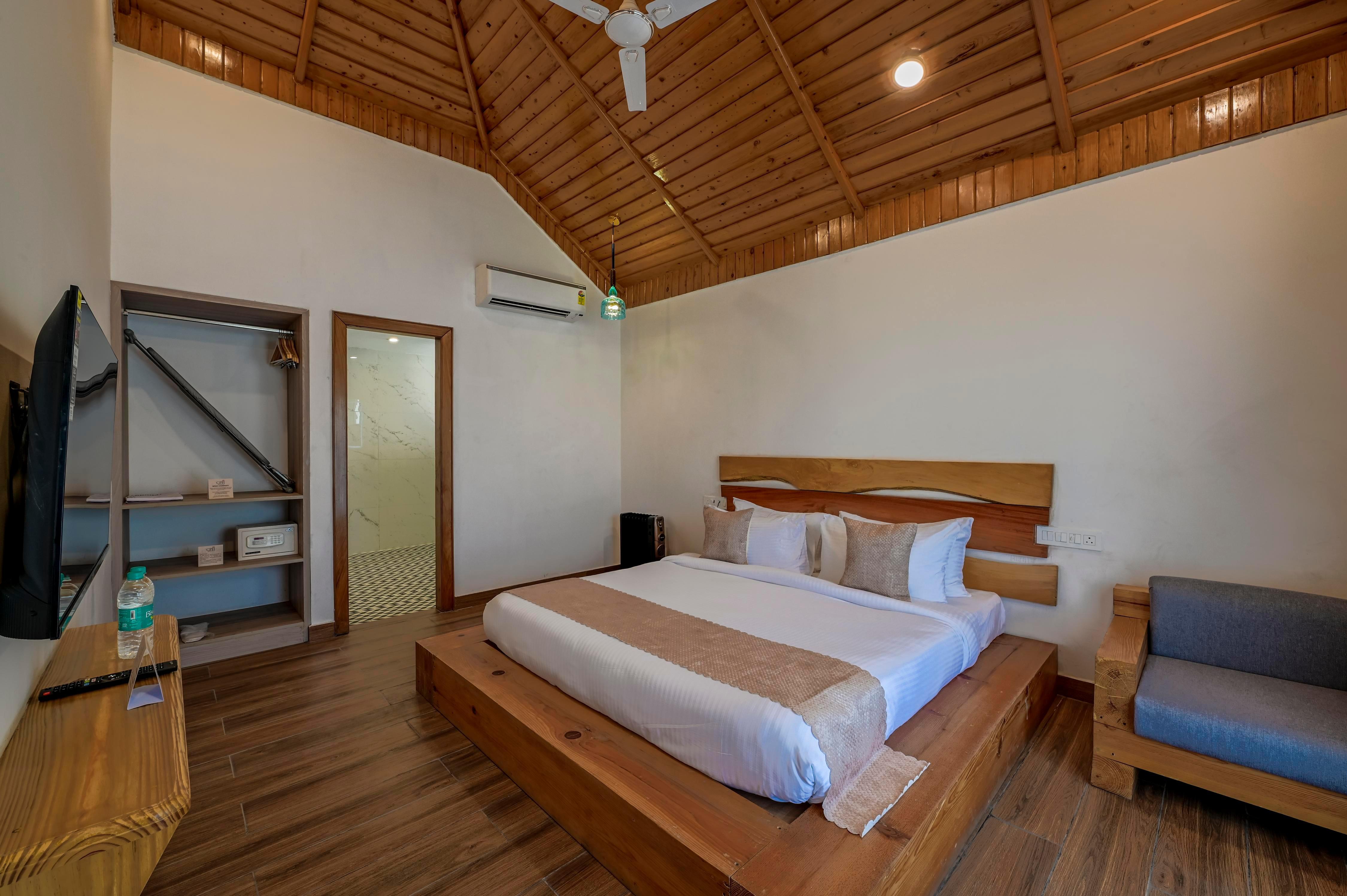CORBETT PLATINUM HERITAGE - Tap to explore photos