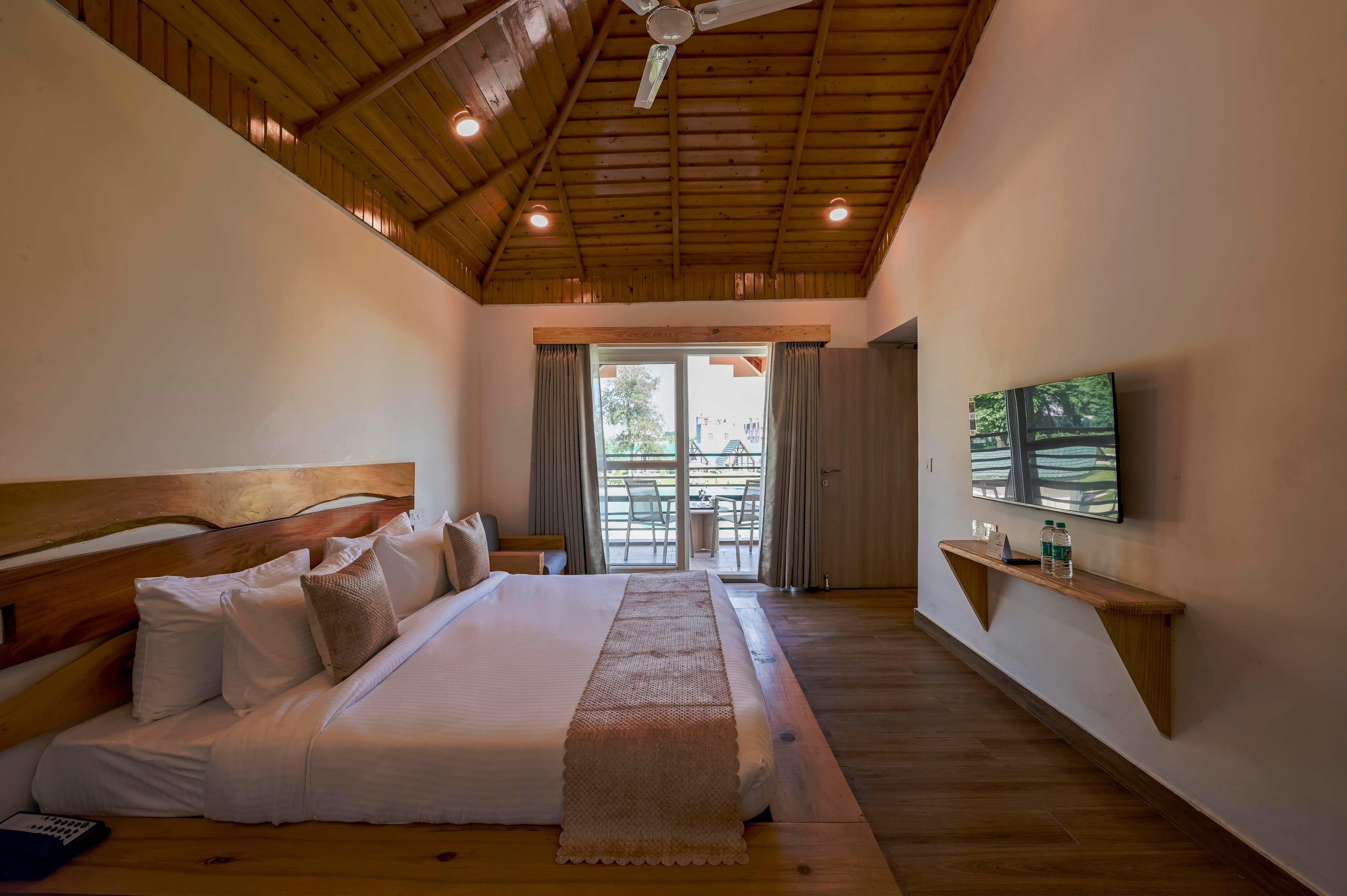 CORBETT PLATINUM HERITAGE - Tap to explore photos