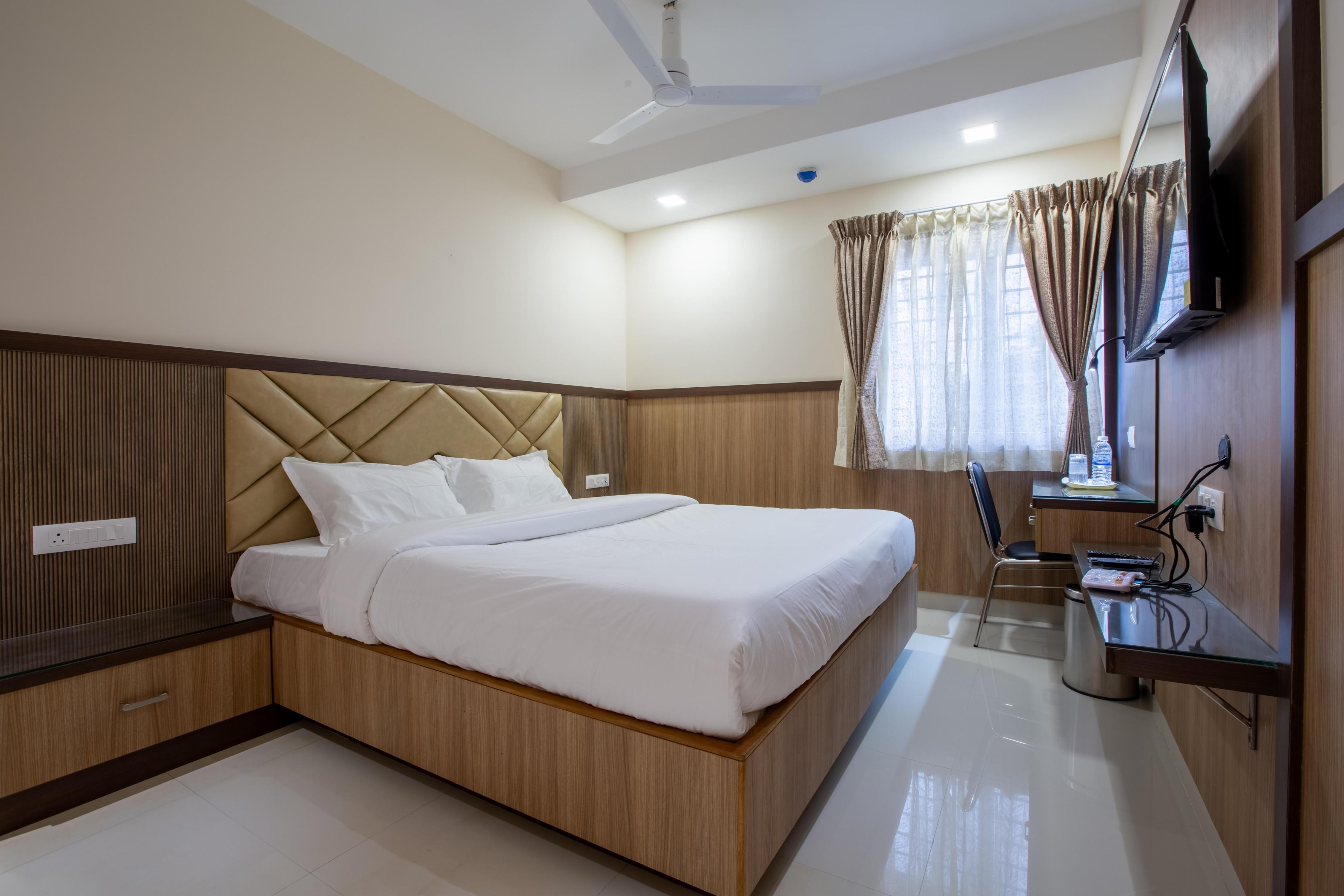 HOTEL PRM ARUNA ARCHADIA Room Type - Deluxe