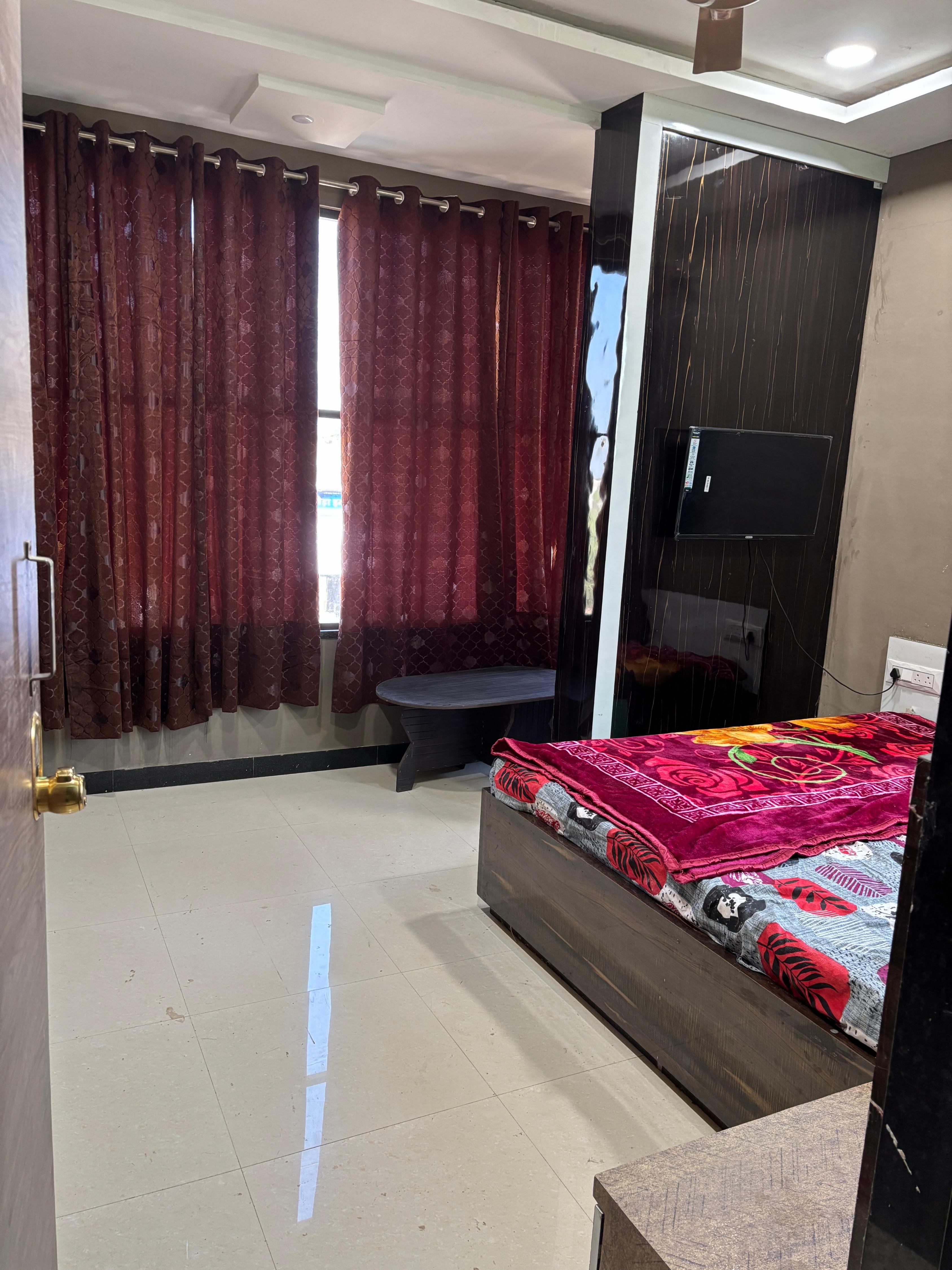 HOTEL ROYAL PALACE Room Type - Delux Ac room