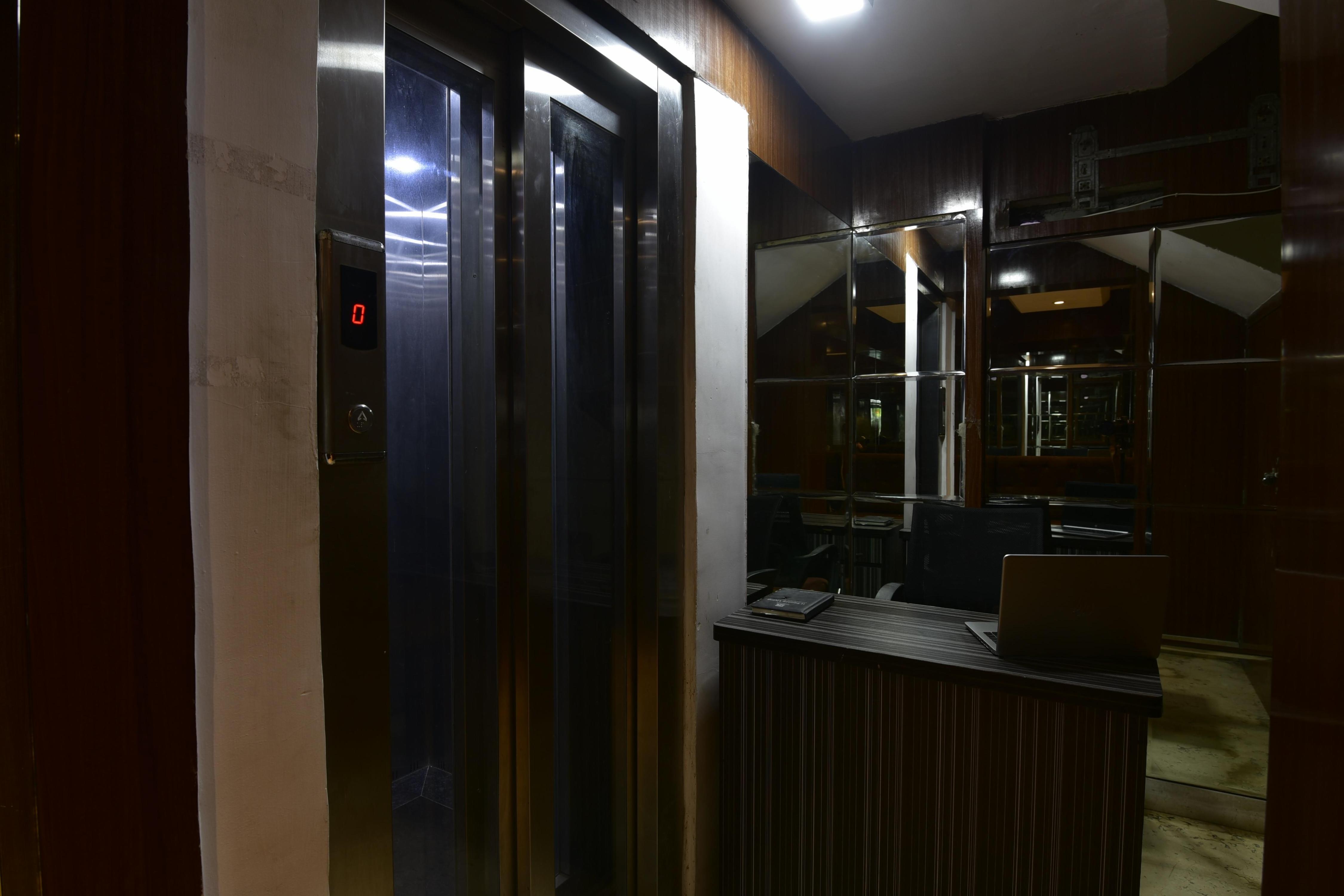 Hsquare Mahim Apartments C - Tap to explore photos