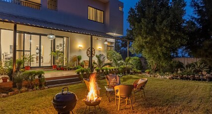 3 BHK Farmhouse with Outdoor Jacuzzi & Lush Garden Room Type - Barn 3 BHK Farmhouse with Outdoor Jacuzzi & Lush Garden