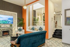 Celestara Luxury Villa with Pvt Jacuzzi Pool/ Walk to Beach.