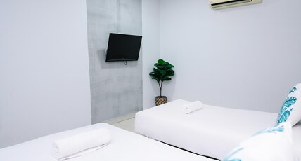 Swing & Pillows - PJ SS2 Room Type - Standard Twin Room