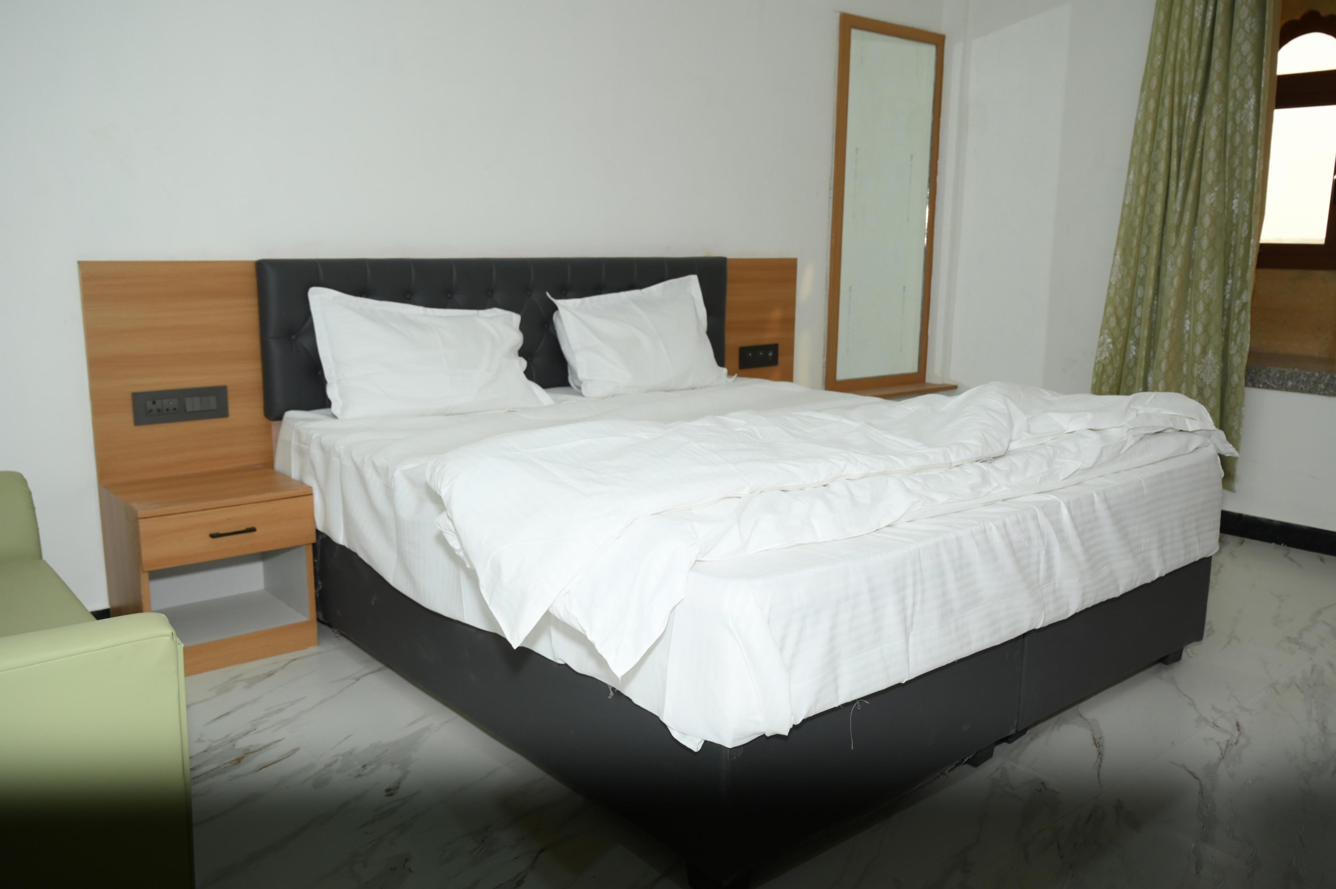 Hotel Samarth Ramgarh - Tap to explore photos