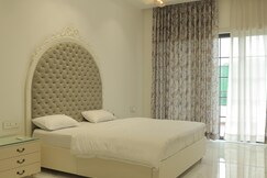 HM White House Resort