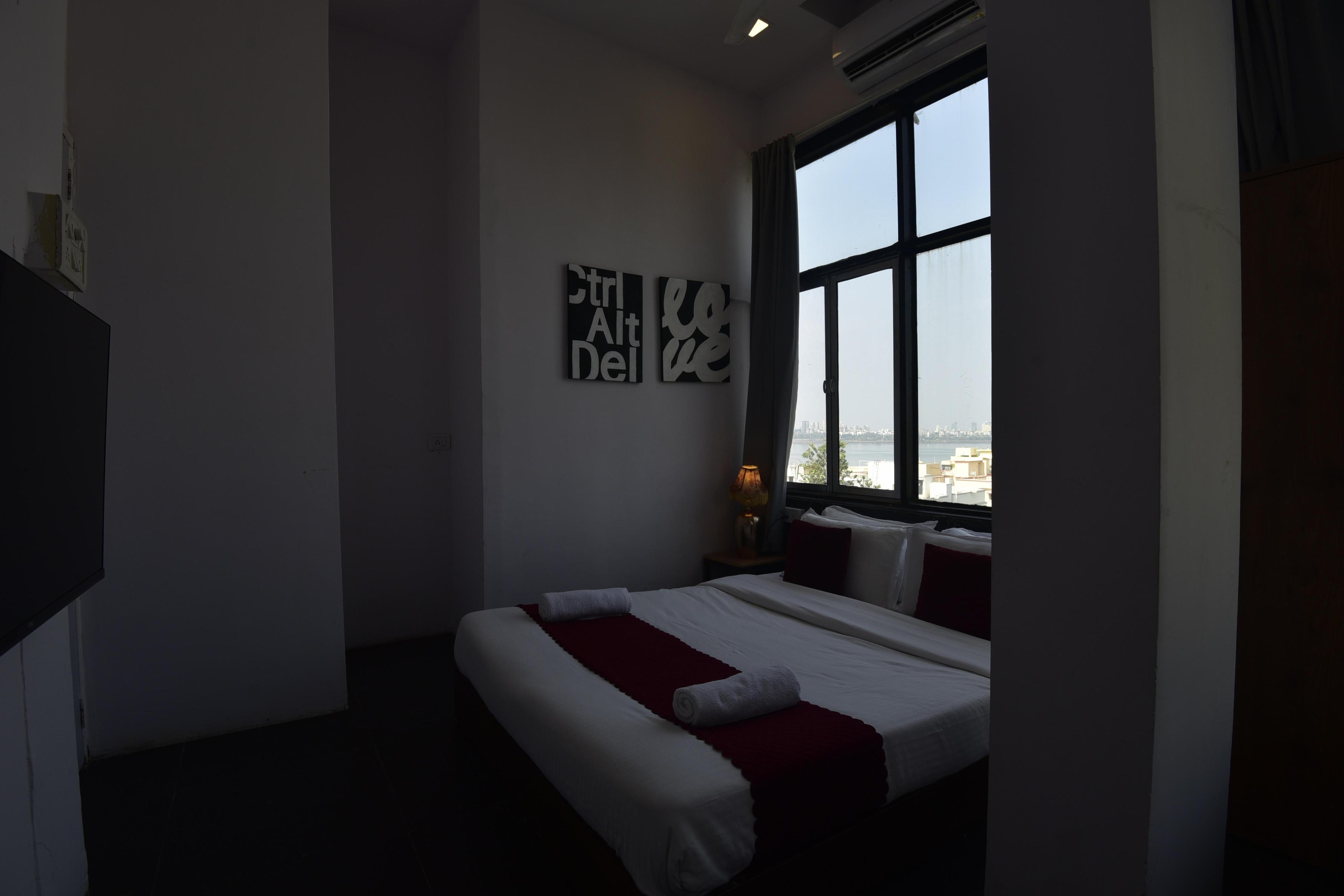 Hsquare Mahim Apartment A - Tap to explore photos