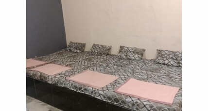 Holkar Seva Sadan Room Type - Family AC Room with geyser
