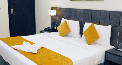 ShriGo Hotel Banaras Room Type - Deluxe Room