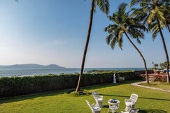 SaffronStays Sea Sparkle