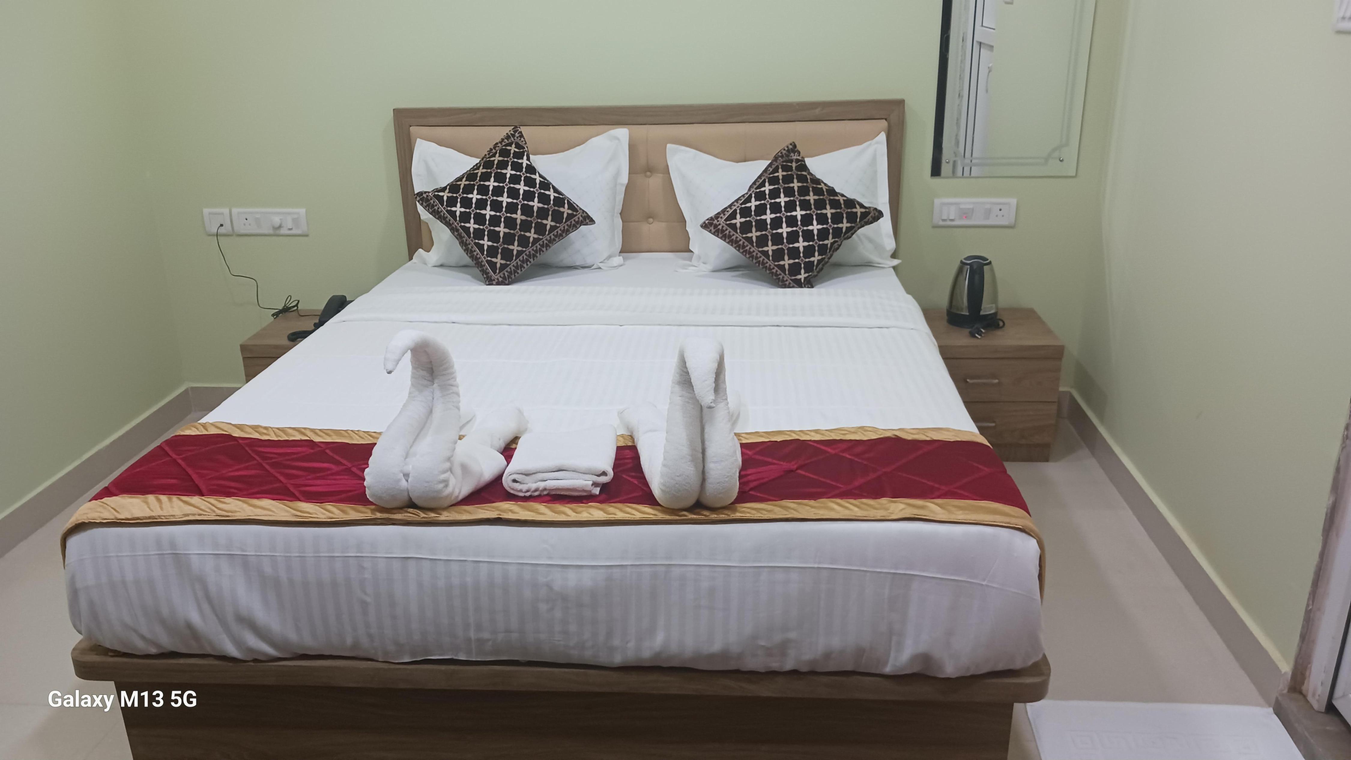 Hotel Sambit Royale - Tap to explore photos