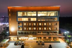 HOTEL TULIPS GRAND - CHENGICHERLA