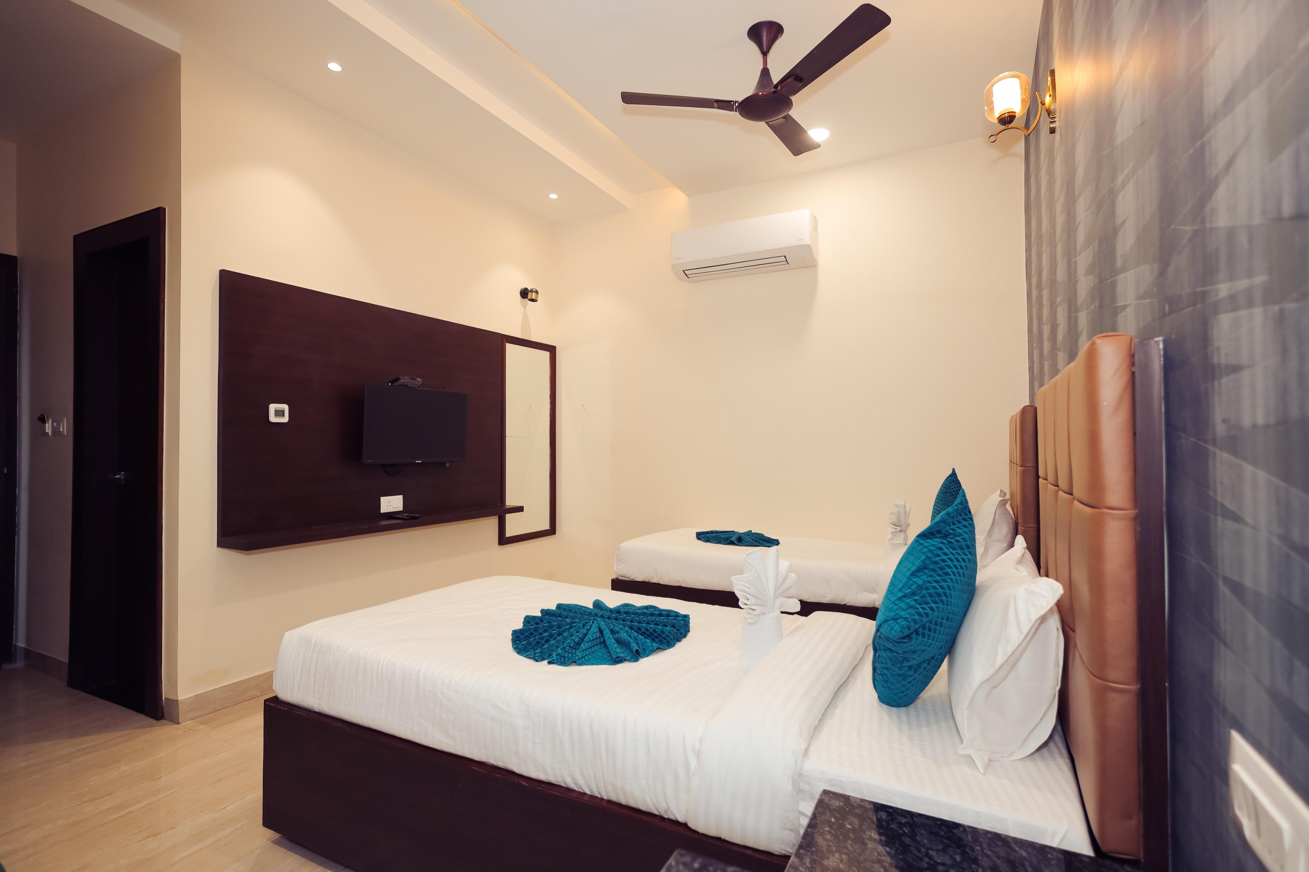 Hotel Vanshi Vat Room Type - PREMIUM TWIN ROOM