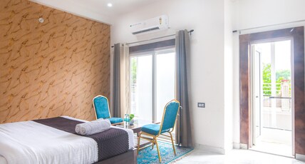Maya's Nest Room Type - Premium Suite with Dhamek Stupa View