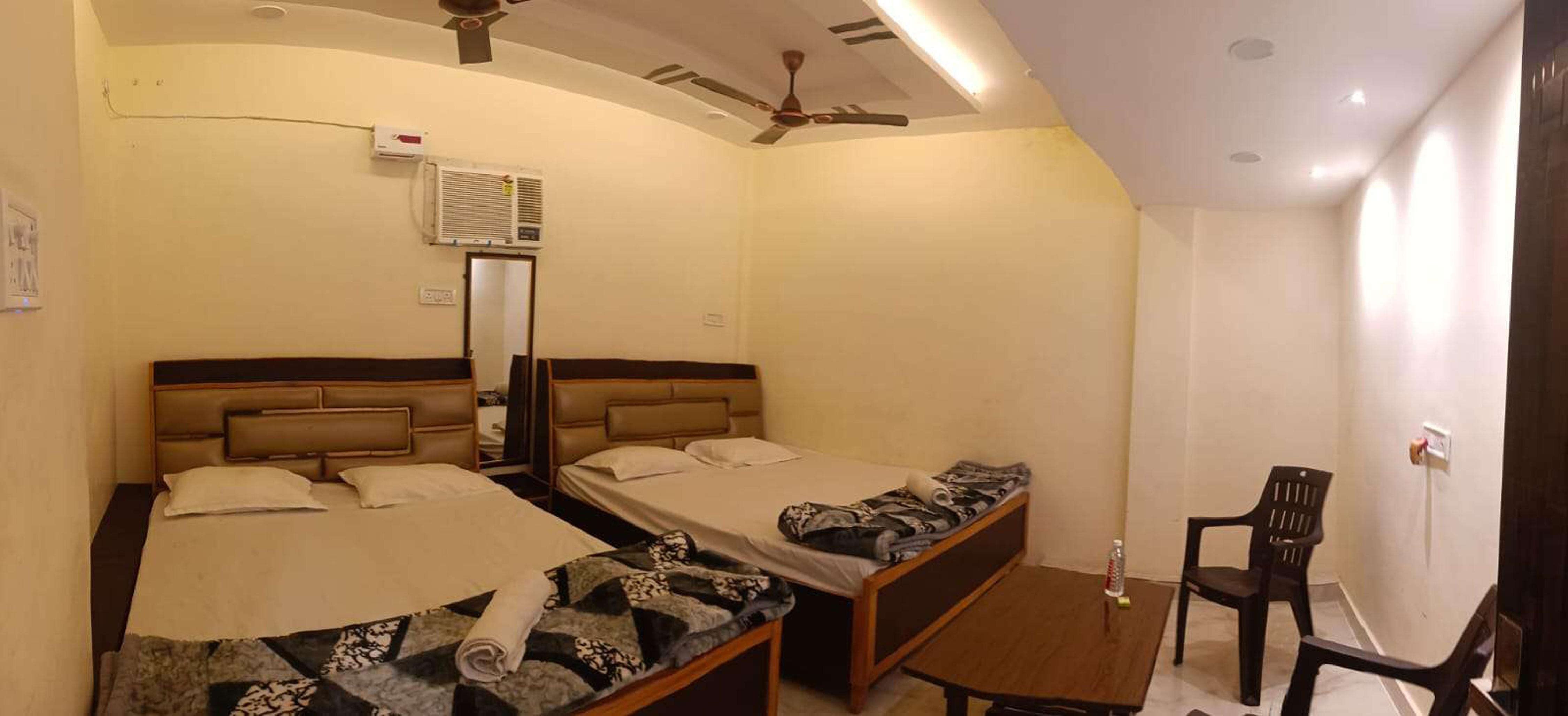 Sanskriti Guest House Maldahiya Varanasi - Tap to explore photos