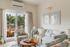 tisyastays | Wind Chimes 1BHK Apartment with Pool & Gym , Close to beach