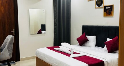 Nirvana inn Room Type - Deluxe Room