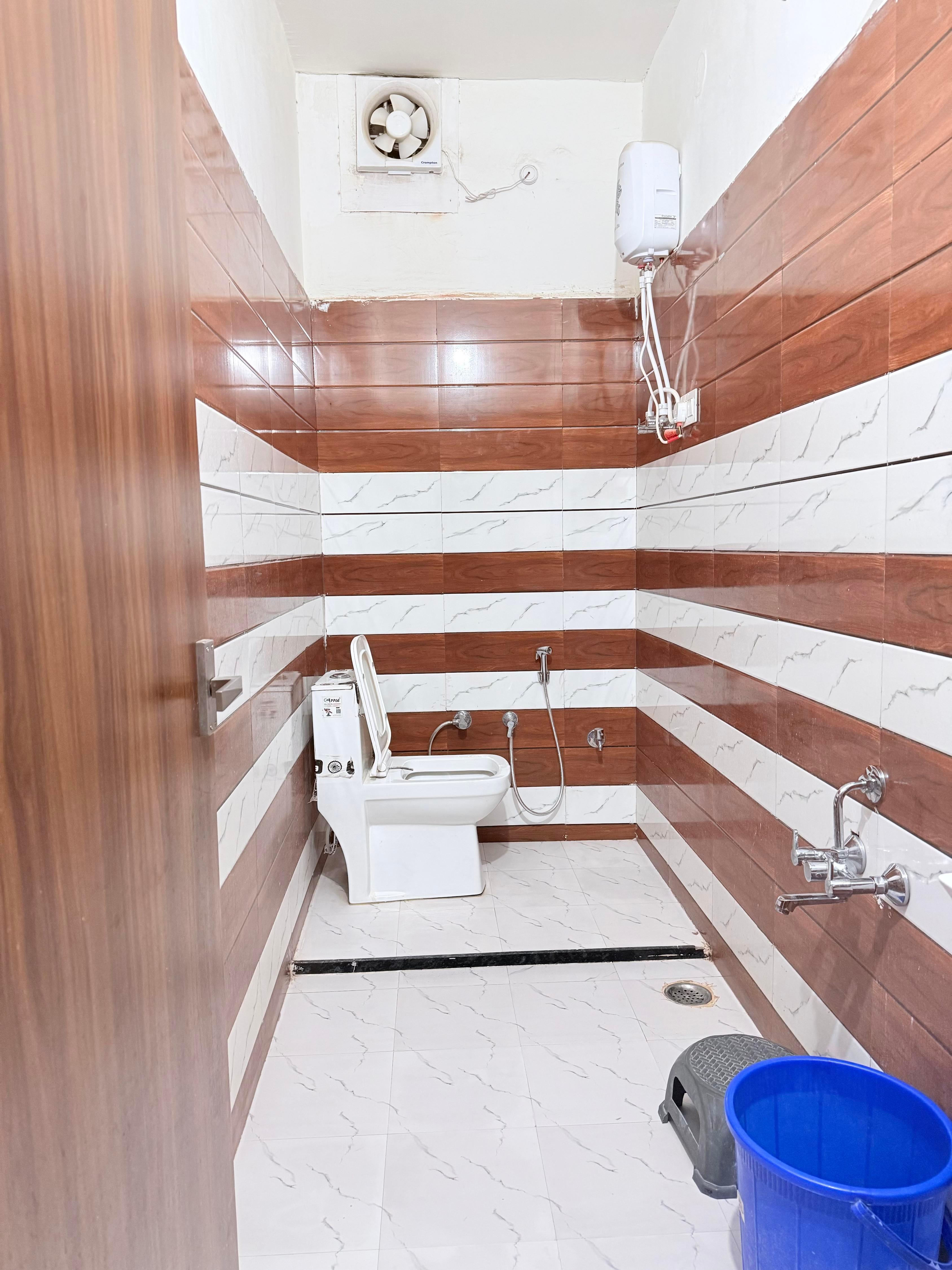 Hotel Shree Tanot Palace - Tap to explore photos