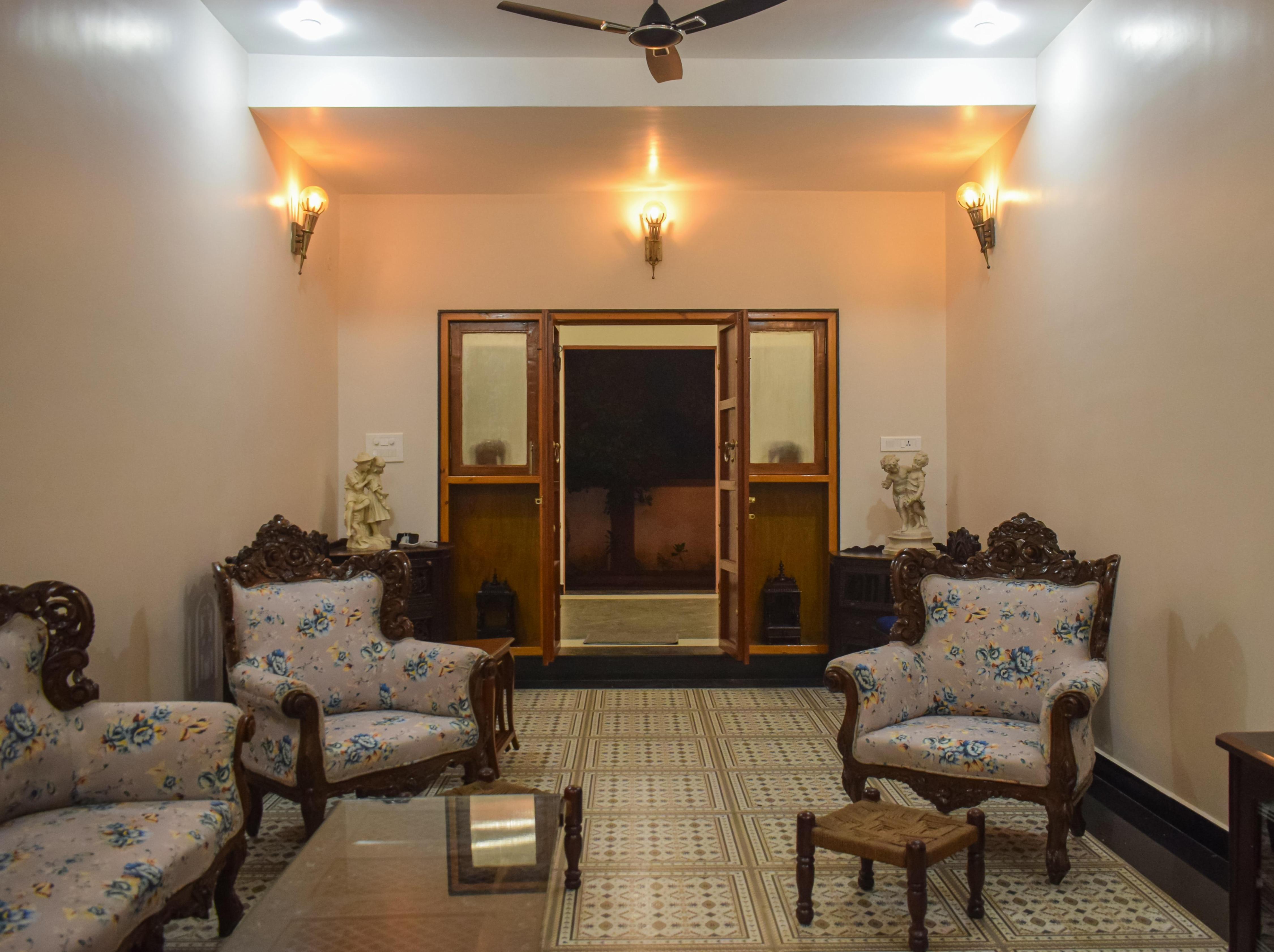 D'Villa - Tap to explore photos