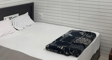 Radhe Krishna Restaurant & Guest House Room Type - Deluxe Room