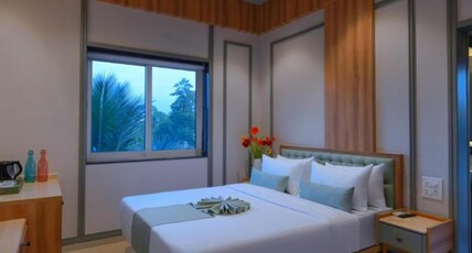 Foxoso Vega Luxury Suite 3BHK Suite with Pvt Pool Room Type - Foxoso Vega Luxe Pool Suite- 3BHK With Pvt Pool Foxoso Vega Luxury Suite 3BHK Suite with Pvt Pool Room Type - Foxoso Vega Luxe Pool Suite- 3BHK With Pvt Pool