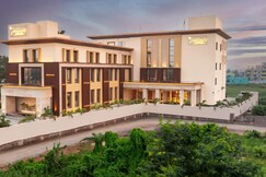 Krishna's Courtyard Hotel & Convention