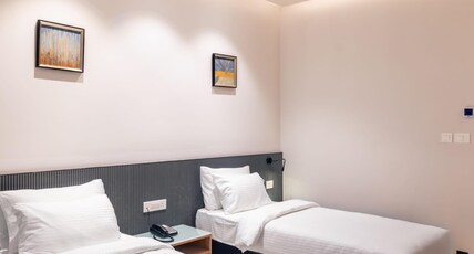 Krishna's Courtyard Hotel & Convention Room Type - Twin Room