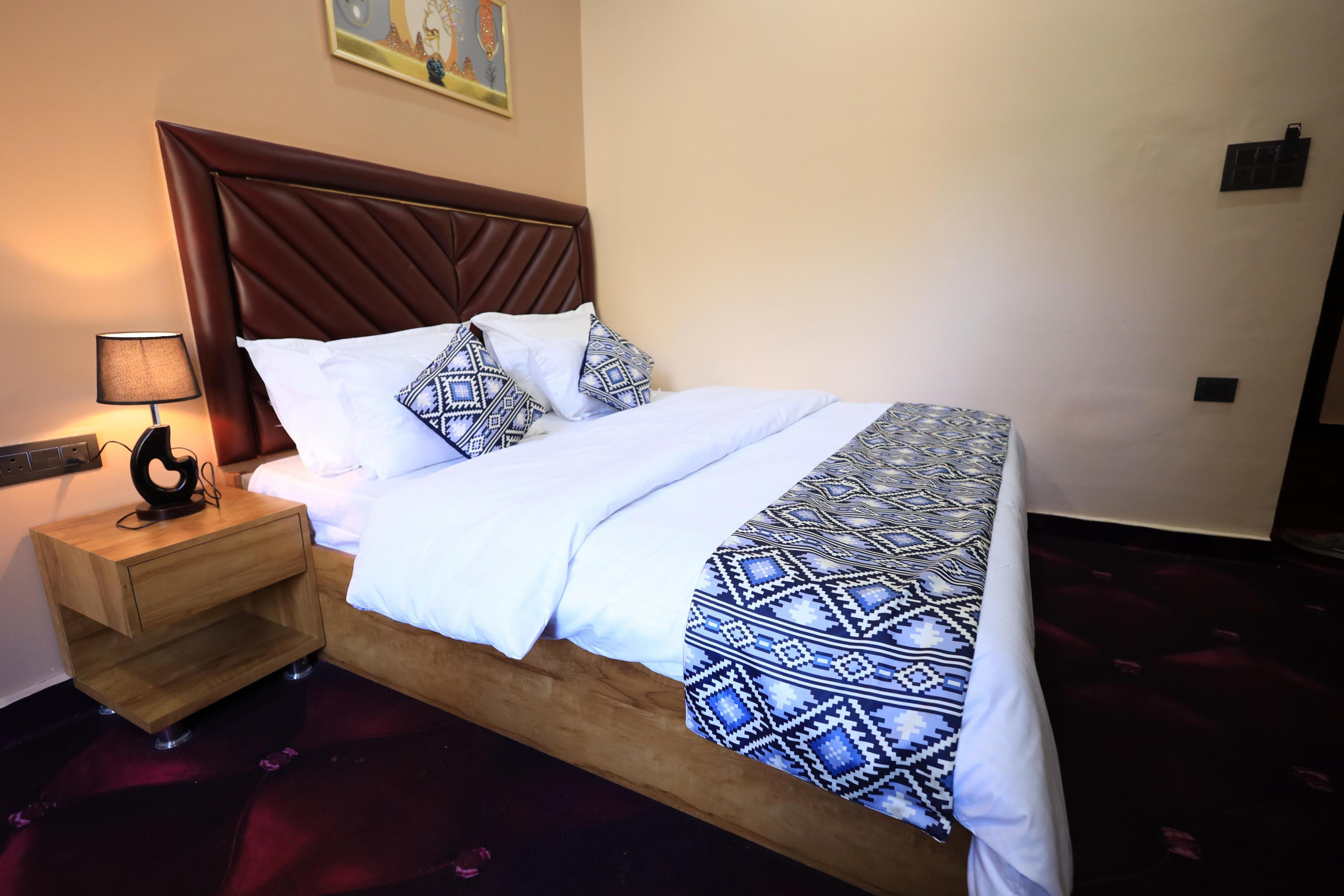 Hotel Corbett Cultures - Tap to explore photos