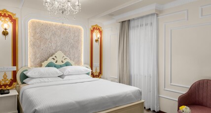 Hotel G Ramayana Room Type - Deluxe Double Room