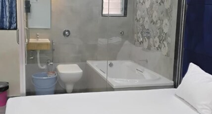 Hotel Sai Nidhi Residency Room Type - Deluxe Junior Suite