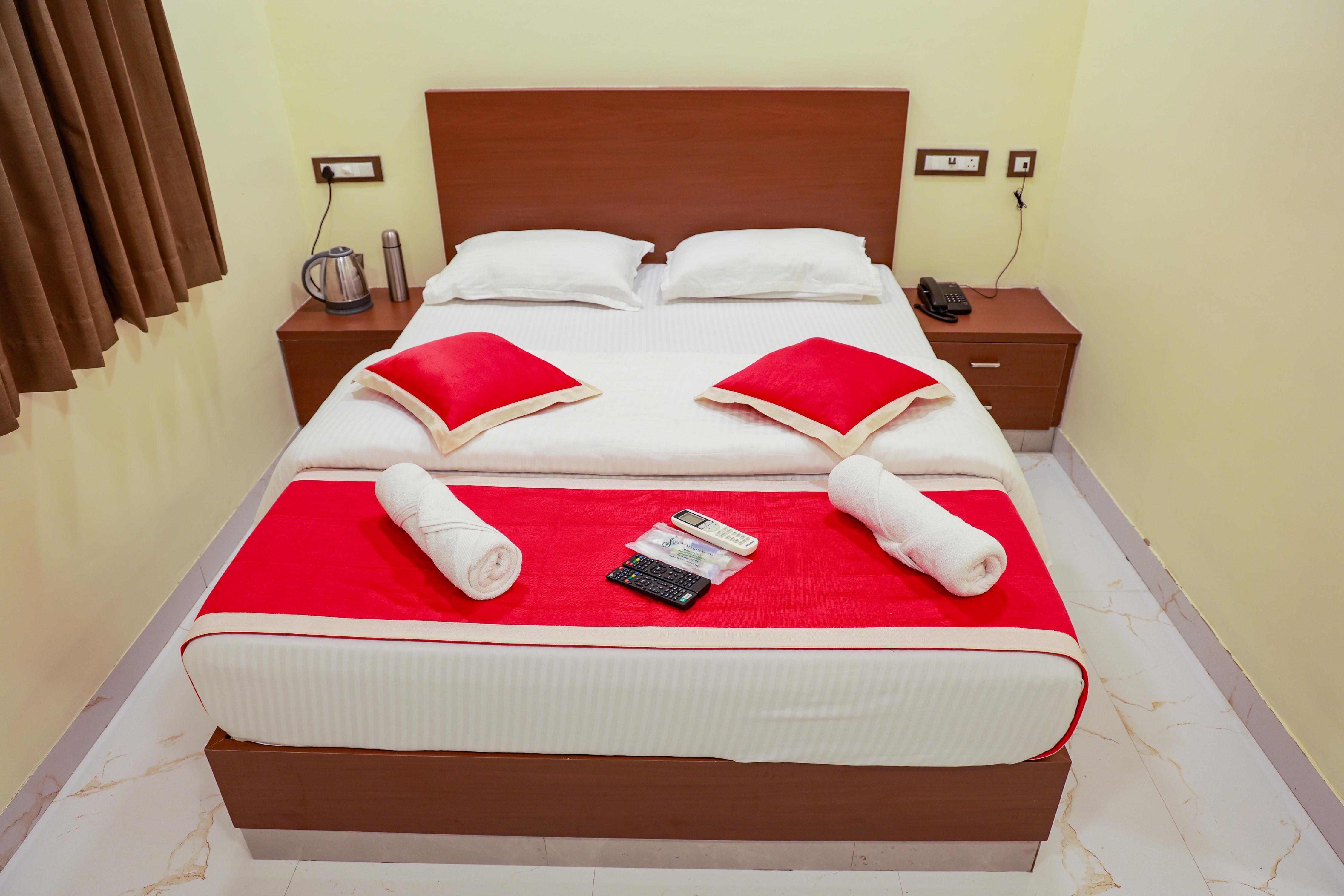 SASTI GRAND IN Room Type - TRIPLE SUITE AC