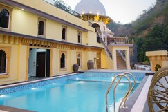 Gulmohar Retreat And Spa