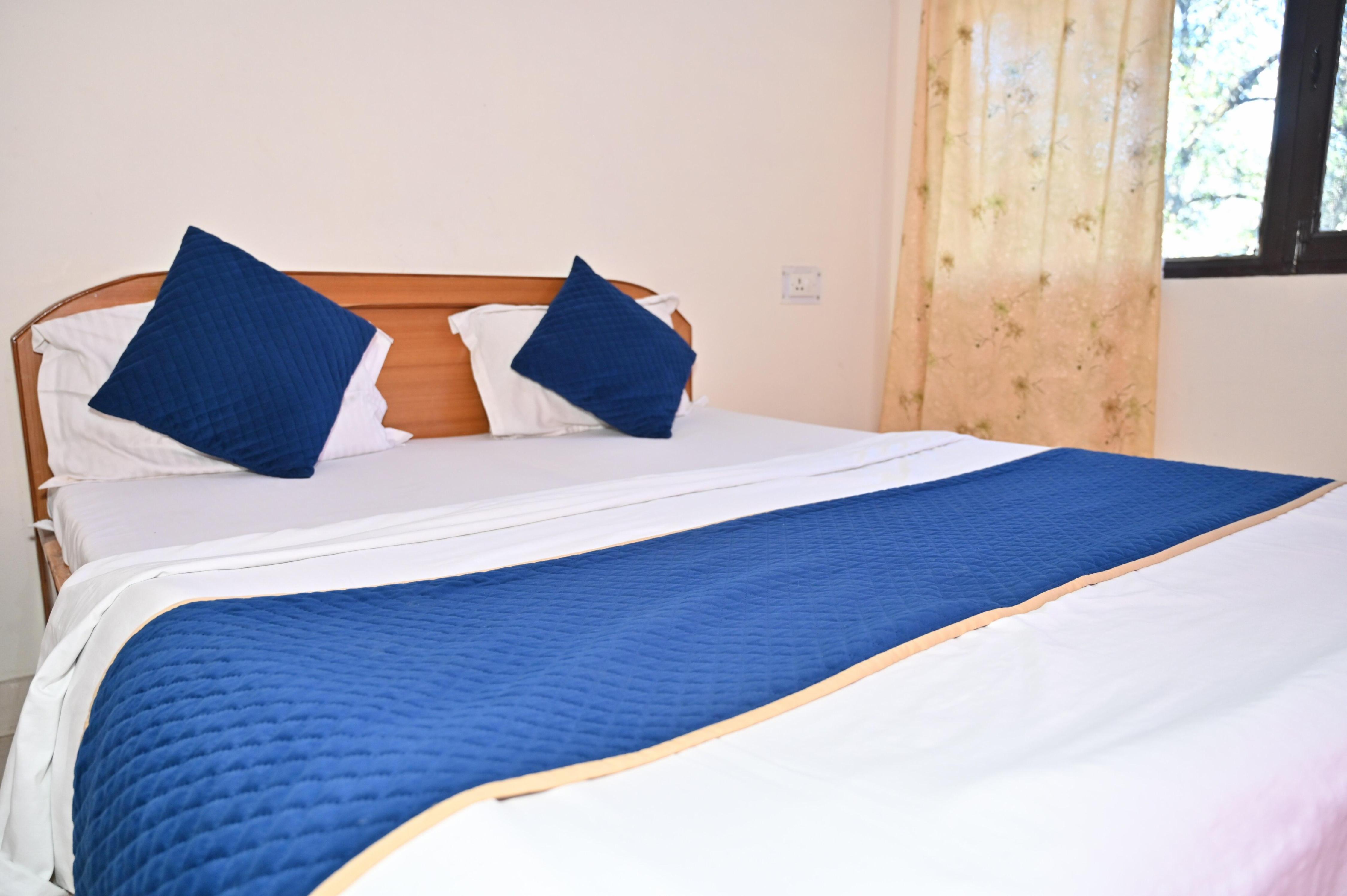 Sai Heritage Guest house Stay - Tap to explore photos