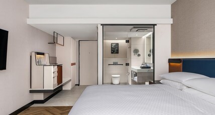 Four Points by Sheraton Bangkok, Sukhumvit 22 Room Type - Guestroom King, Guest room, 1 King, No view