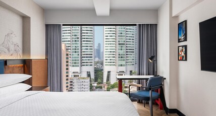 Four Points by Sheraton Bangkok, Sukhumvit 22 Room Type - Deluxe Premier King, Guest room, 1 King, City view Four Points by Sheraton Bangkok, Sukhumvit 22 Room Type - Deluxe Premier King, Guest room, 1 King, City view