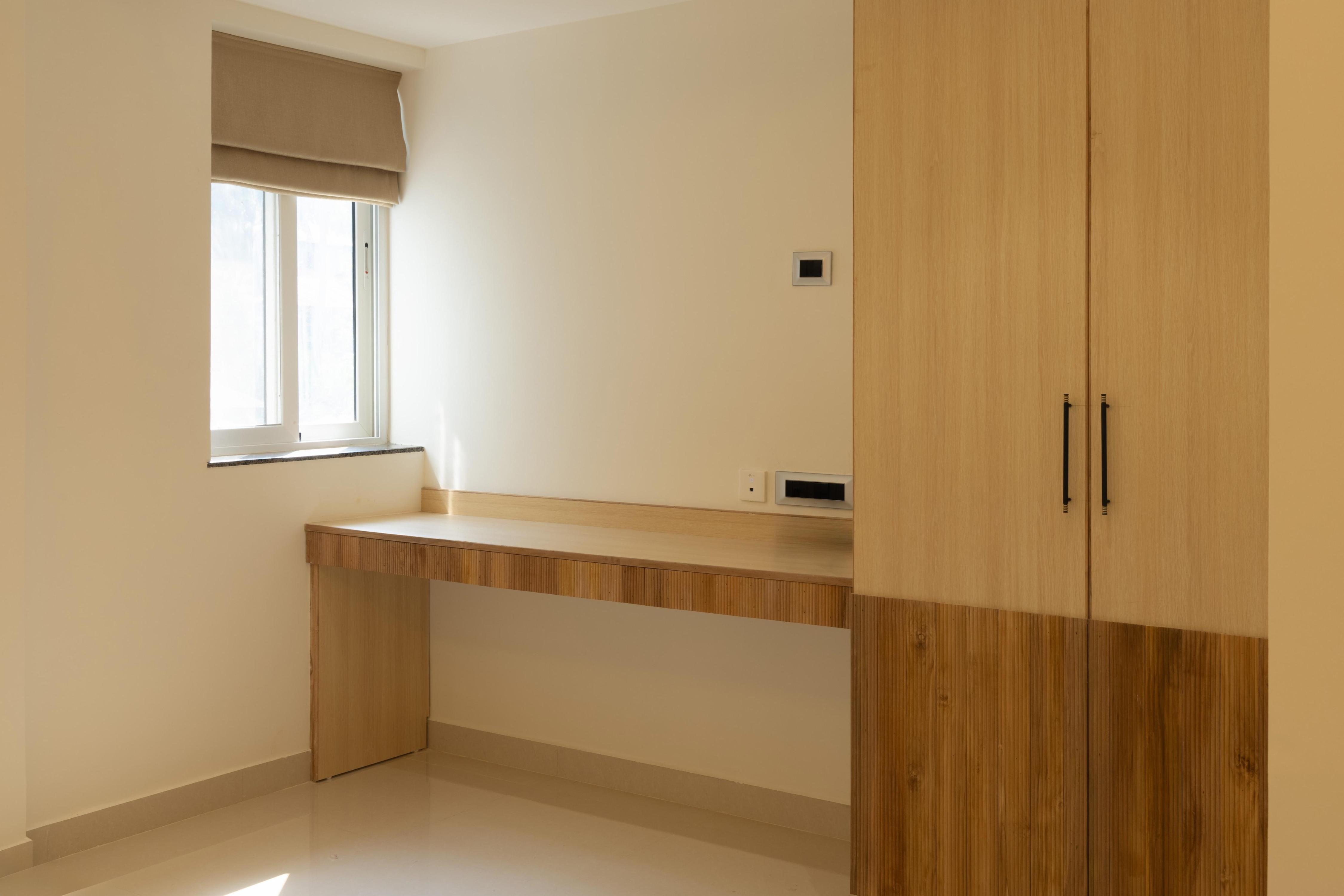 Royal Beach Hotel - Tap to explore photos