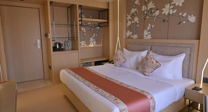 Clarks Collection Grand Sapphire Ajmer Room Type - Deluxe room with Mountain view and King Bed Clarks Collection Grand Sapphire Ajmer Room Type - Deluxe room with Mountain view and King Bed