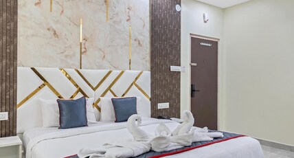 Hotel Skyland and Sarigama Function Hall Room Type - Deluxe Luxurious Non AC