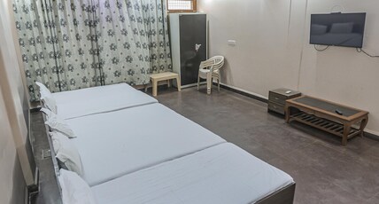 Vitthalesh Nikunj : A Homestay by MukutMani Room Type - 5-Bed Family Hall with Attached Washroom Vitthalesh Nikunj : A Homestay by MukutMani Room Type - 5-Bed Family Hall with Attached Washroom