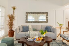 ELIVAAS Villa Paraiso 4 BHK with Pool & Bar