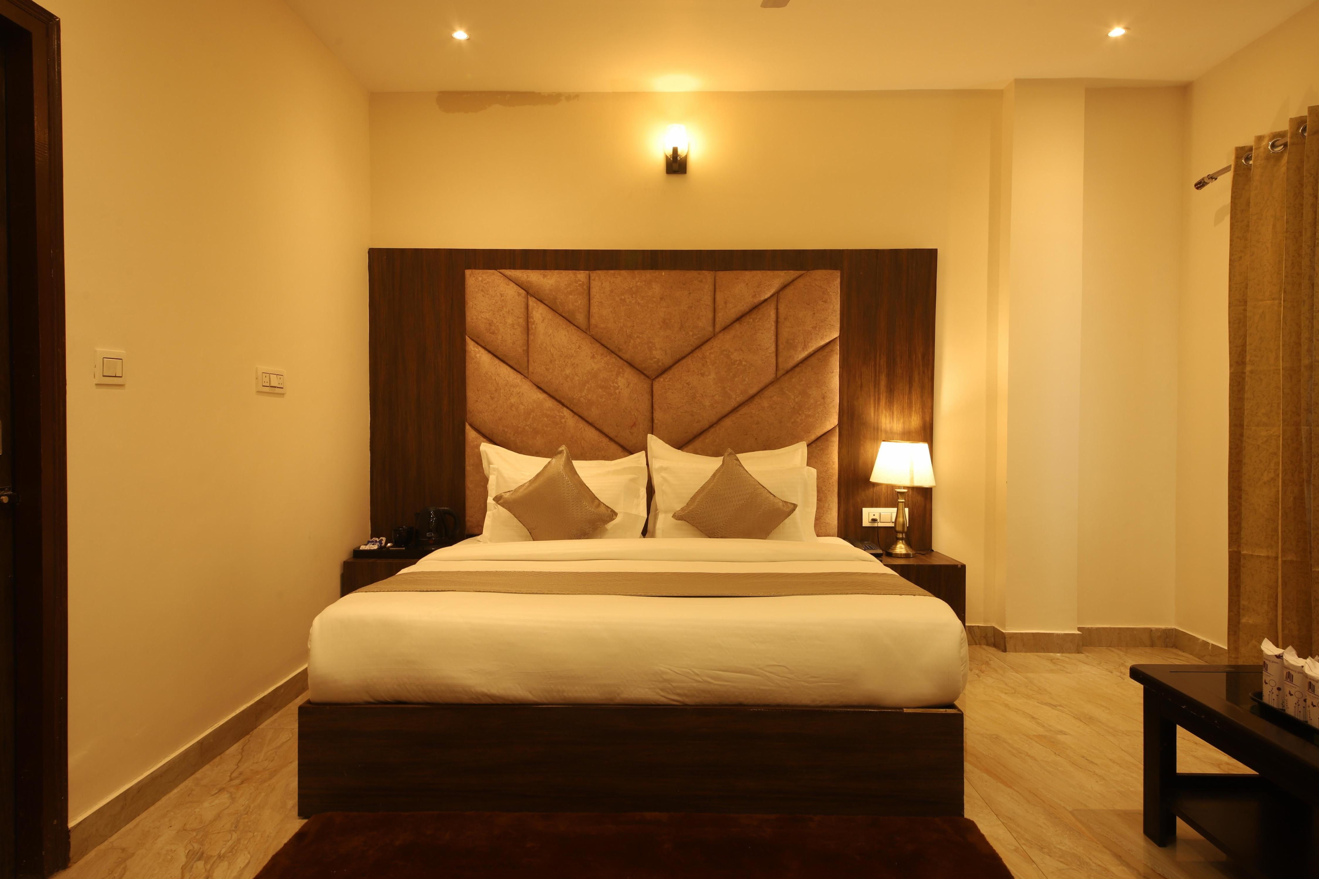 Perfectstayz Value Dhruv Nanda at Harkipauri road with Free Parking - Tap to explore photos