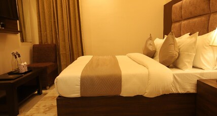 Perfectstayz Value Dhruv Nanda at Harkipauri road with Free Parking Room Type - Deluxe Room with Free Parking