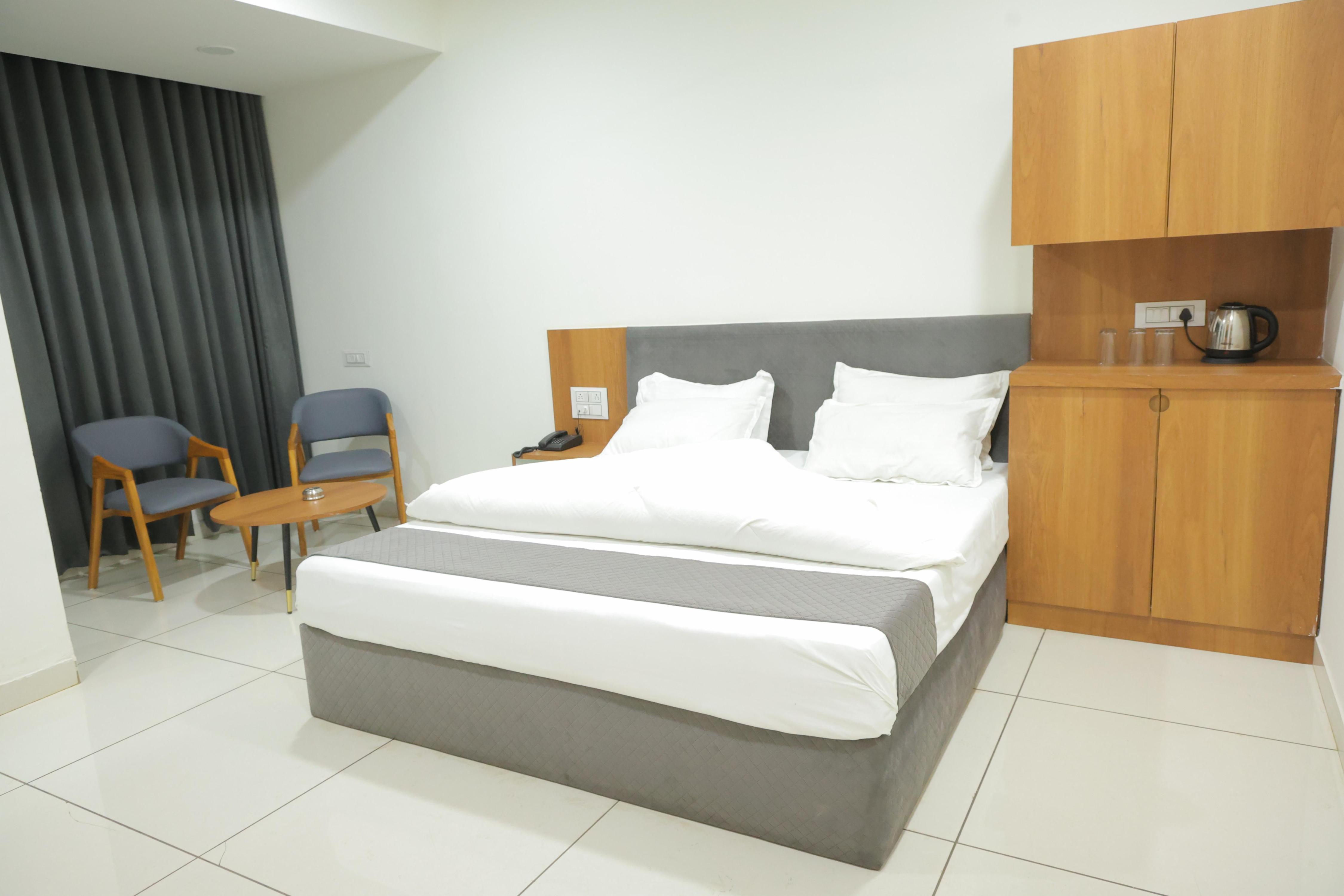 UMA HOTEL Room Type - Honeymoon Room