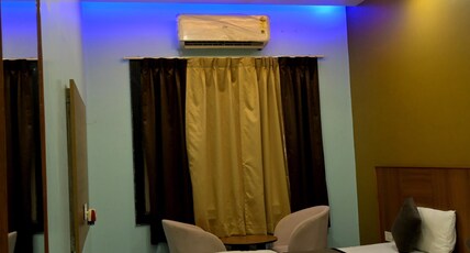 Triveni Hotel And Restaurant Room Type - 3 Beded Room