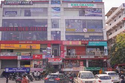 RMS GRANDS LUXURY ROOMS